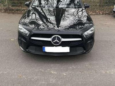 Gebraucht Mercedes A180 Progressive 136 PS (100 kW) 2019 Schwarz Limousine