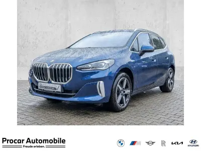 Gebraucht BMW 220 Luxury Line 156 PS (114 kW) 2023 Blau Van / Kleinbus