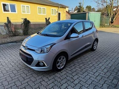 Gebraucht Hyundai i10 Style 87 PS (63 kW) 2016 Silber Kleinwagen