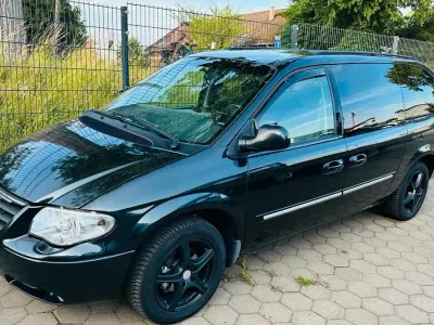 Gebraucht Chrysler Town & Country Limited 218 PS (160 kW) 2007 Schwarz Van / Kleinbus