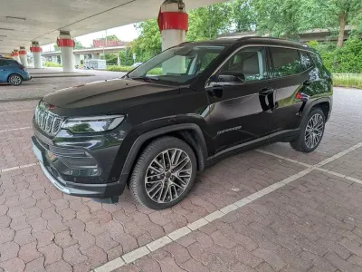 Gebraucht Jeep Compass Limited 150 PS (110 kW) 2021 Schwarz SUV