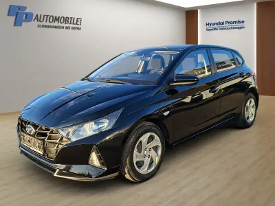 Gebraucht Hyundai i20 Pure 84 PS (61 kW) 2020 Schwarz Kleinwagen