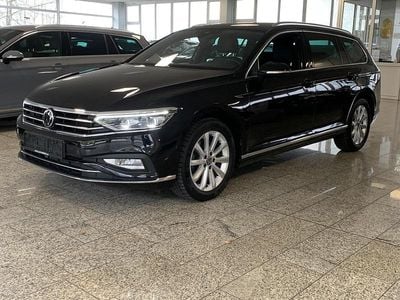Schwarz, metallic Gebraucht 2024 VW Passat Elegance Kombi | 32.985 € (Superpreis)