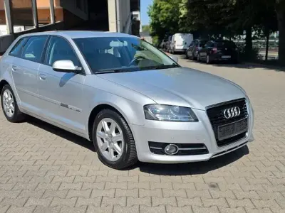 Gebraucht Audi A3 Ambiente 125 PS (91 kW) 2010 Silber Kleinwagen