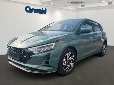 Neu Hyundai i20 Trend 89 PS (65 kW) 2025 Mangrove green / mic Kleinwagen