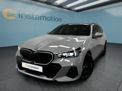 Gebraucht BMW 550e 489 PS (359 kW) 2025 Grau Kombi