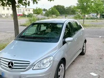 Gebraucht Mercedes B180 109 PS (80 kW) 2007 Silber Van / Kleinbus