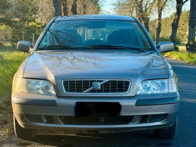 Usata Volvo V40 109 CV (80 kW) 2004 Marrone Station wagon
