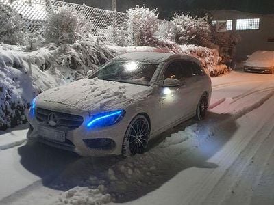 Weiß Gebraucht 2015 Mercedes C250 AMG line Limousine | 21.500 € (Fairer Preis)