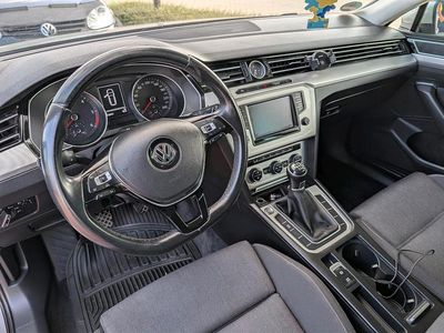 Gebraucht VW Passat Comfortline 150 PS (110 kW) 2016 Grau Kombi