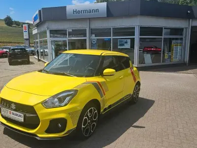 Gebraucht Suzuki Swift Sport 129 PS (94 kW) 2021 Champion yellow zft Kleinwagen
