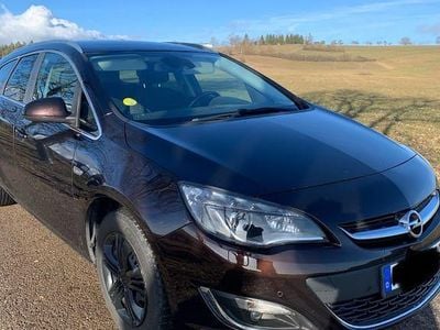 Gebraucht Opel Astra Edition 165 PS (121 kW) 2014 Braun Kombi