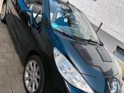 Gebraucht Peugeot 207 CC Roland Garros 120 PS (88 kW) 2010 Schwarz Cabrio
