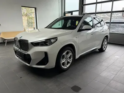 Gebraucht BMW iX1 M Sport 230 kW (313 PS) 2024 Mineralweiss metallic SUV