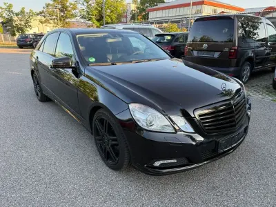 Gebraucht Mercedes E350 AMG line 292 PS (214 kW) 2010 Schwarz Limousine