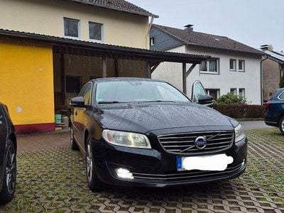 Second-hand Volvo V70 Summum 114 CP (83 kW) 2014 Negru Break