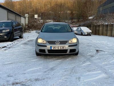 Silber Gebraucht 2005 VW Golf V Kleinwagen | 1.900 € (Fairer Preis)