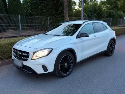 Gebraucht Mercedes GLA220 177 PS (130 kW) 2017 Weiß SUV