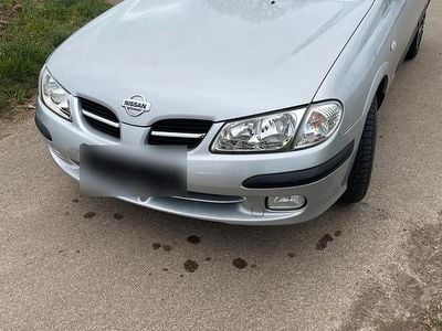 Gebraucht Nissan Almera 100 PS (73 kW) 2000 Silber Kleinwagen