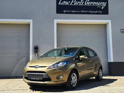 Gebraucht Ford Fiesta 82 PS (60 kW) 2012 Gold Kleinwagen
