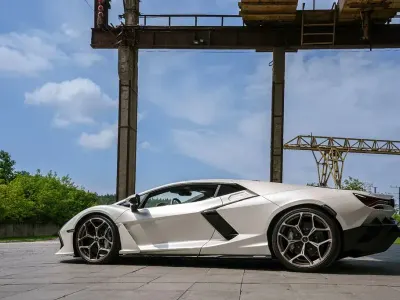 Nuova Lamborghini Revuelto 2025 Bianco Coupé