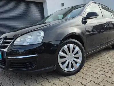 Gebraucht VW Golf VI 105 PS (77 kW) 2010 Schwarz Kleinwagen