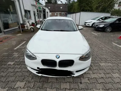 Gebraucht BMW 114 102 PS (75 kW) 2013 Weiß Kleinwagen