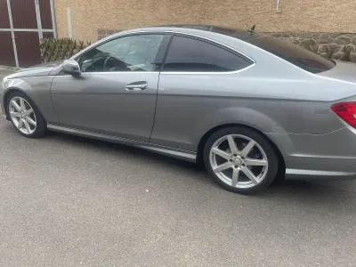 Gebraucht Mercedes C180 156 PS (114 kW) 2012 Silber Coupé
