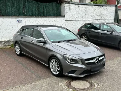 Gebraucht Mercedes CLA200 Shooting Brake Urban 136 PS (100 kW) 2015 Grau Kombi