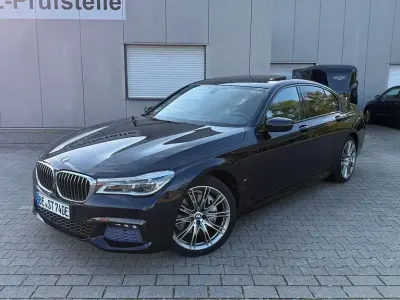 Gebraucht BMW 740 iPerformance 326 PS (239 kW) 2016 Schwarz Limousine