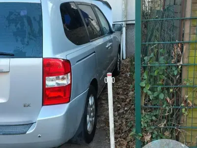 Gebraucht Kia Carnival 177 PS (130 kW) 2009 Silber Van / Kleinbus