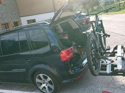 Schwarz Gebraucht 2011 VW Touran Cross Van / Kleinbus | 5.999 € (Fairer Preis)