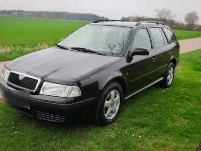 Gebraucht Skoda Octavia Tour 102 PS (75 kW) 2009 Schwarz Kombi
