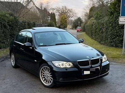 Gebraucht BMW 320 177 PS (130 kW) 2008 Schwarz Limousine
