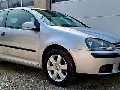 Silber Gebraucht 2004 VW Golf IV Comfortline Limousine | 3.299 € (Etwas zu teuer)
