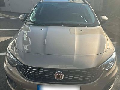 Gebraucht Fiat Tipo 120 PS (88 kW) 2017 Gold Kombi