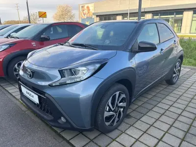 Gebraucht Toyota Aygo X Team 72 PS (52 kW) 2024 Grau SUV