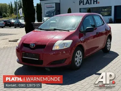 Gebraucht Toyota Auris Basis 97 PS (71 kW) 2009 Rot Kleinwagen