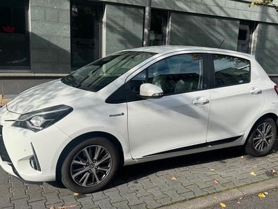 Weiß Gebraucht 2017 Toyota Yaris Hybrid Style Kleinwagen | 11.300 € (Guter Preis)