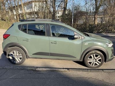 Gebraucht Dacia Sandero Expression 91 PS (66 kW) 2023 Grün Kleinwagen