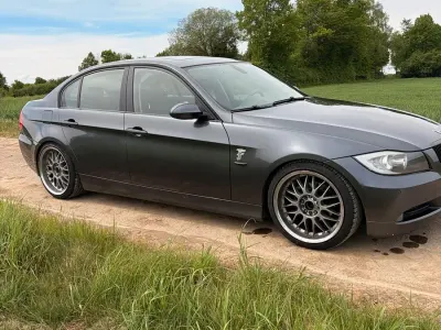 Gebraucht BMW 320 150 PS (110 kW) 2007 Grau Limousine