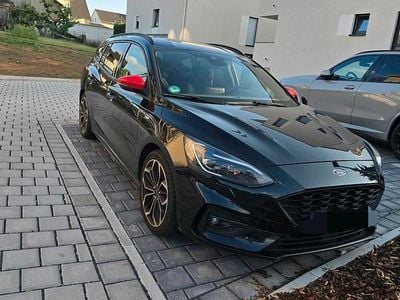 Gebraucht Ford Focus ST 182 PS (133 kW) 2019 Schwarz Kombi