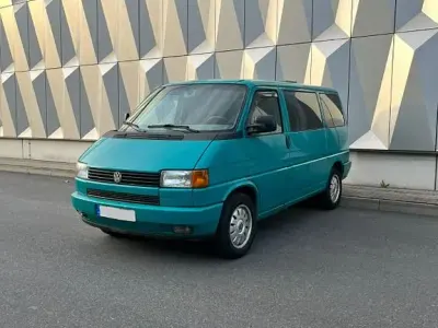 Second-hand VW Caravelle 110 CP (80 kW) 1992 Verde Van