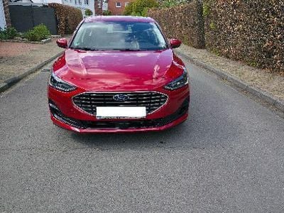 Second-hand Ford Focus Titanium 155 CP (114 kW) 2024 Roșu Berlinǎ