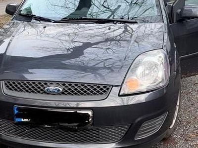 Gebraucht Ford Fiesta 80 PS (58 kW) 2008 Grau Kleinwagen