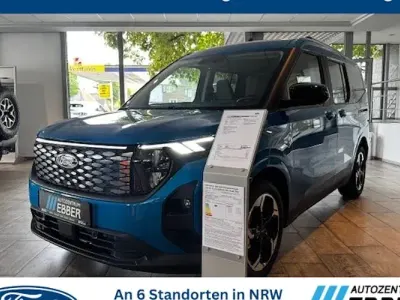 Neu Ford Tourneo Courier Titanium 100 kW (136 PS) 2025 Blau Van / Kleinbus