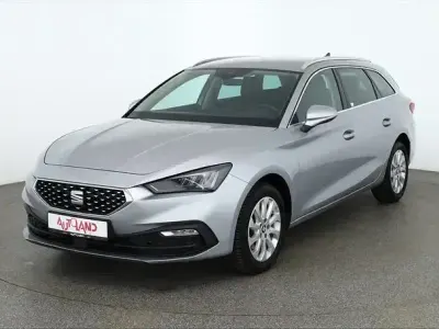 Używany Seat Leon 150 KM (110 kW) 2022 Srebrny
