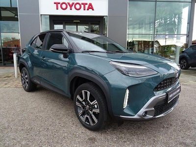 Neu Toyota Yaris Cross Executive 131 PS (96 kW) 2025 Dunkel grün metallic SUV