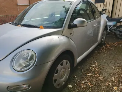 Gebraucht VW Beetle 100 PS (73 kW) 2001 Silber Kleinwagen