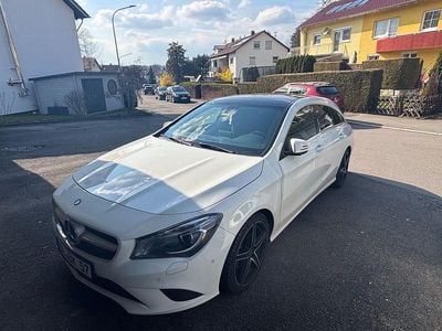 Gebraucht Mercedes CLA180 Shooting Brake 122 PS (89 kW) 2015 Weiß Kombi